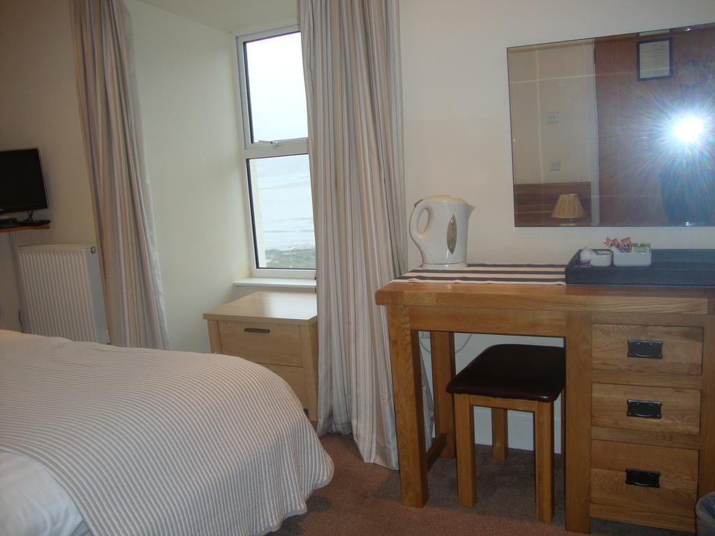 Hotel Gwesty'R Webley Cardigan Zimmer foto