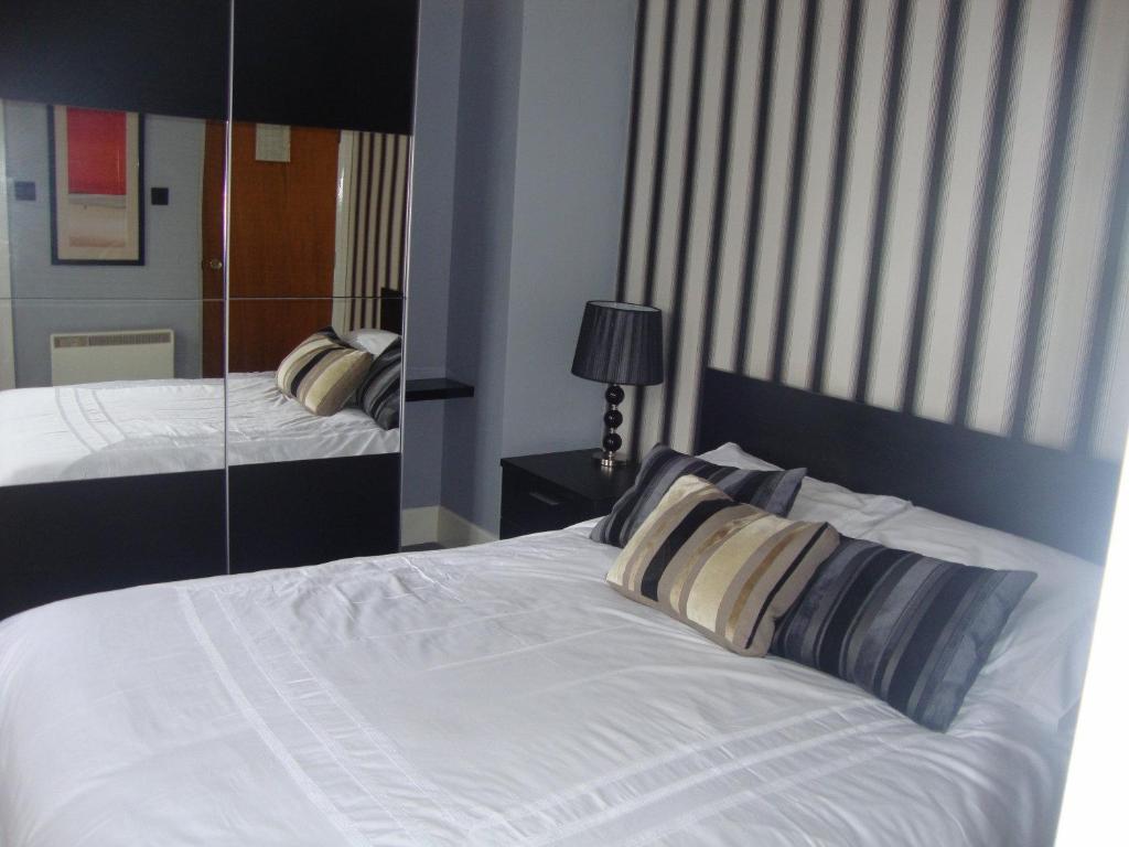 Hotel Gwesty'R Webley Cardigan Zimmer foto
